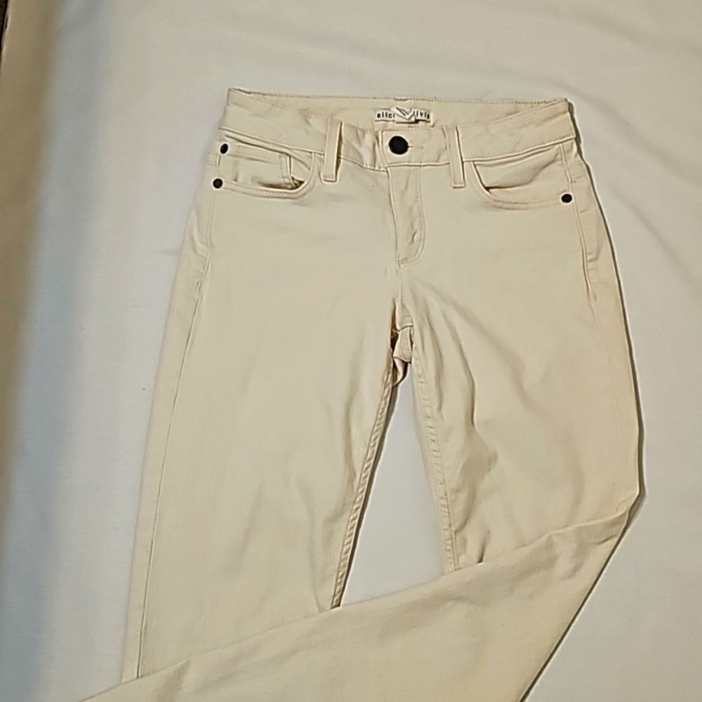 Alice +olivia cream jeans size 28